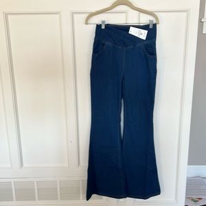 Halal’s Jeanlike Legging / Stretch Flair / New With Tags Condition / Size L